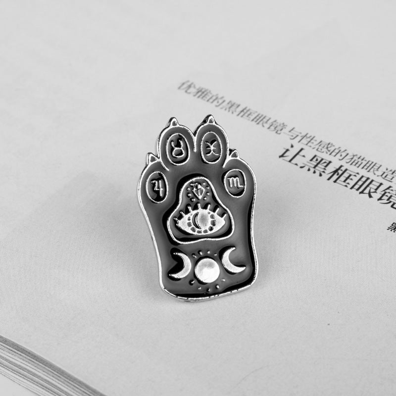 Owl cat cat paw brooch